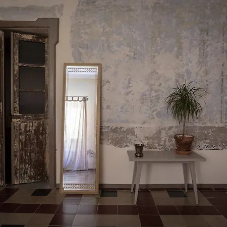 לינה וארוחת בוקר Piazza San Pantaleo סורסו