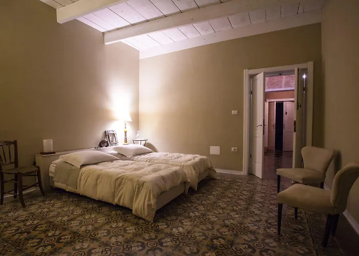 Piazza San Pantaleo Panzió 3*