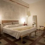 Piazza San Pantaleo 3*
