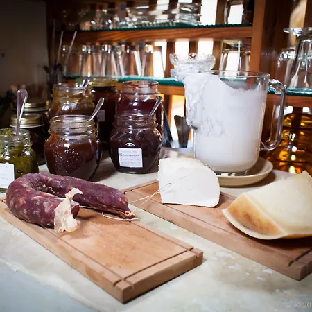 Piazza San Pantaleo 3*