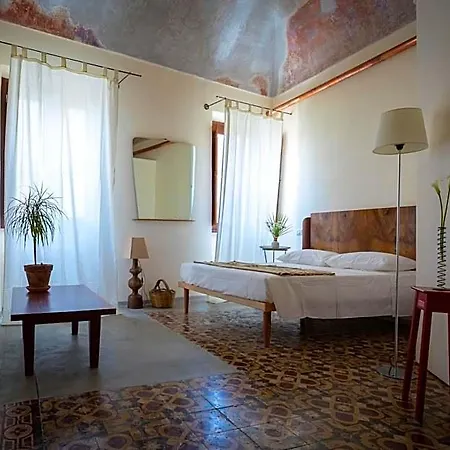 Oda ve Kahvaltı Piazza San Pantaleo Sorso