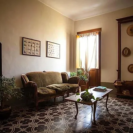 Piazza San Pantaleo Oda ve Kahvaltı 3*