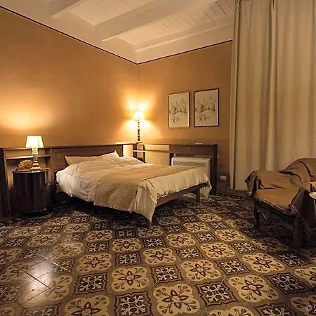 Oda ve Kahvaltı Piazza San Pantaleo Sorso