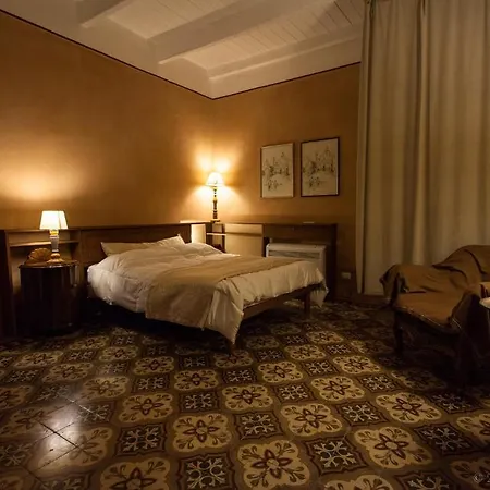 Piazza San Pantaleo Couette-café Sorso